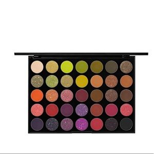 35M Boss Mood Artistry Palette